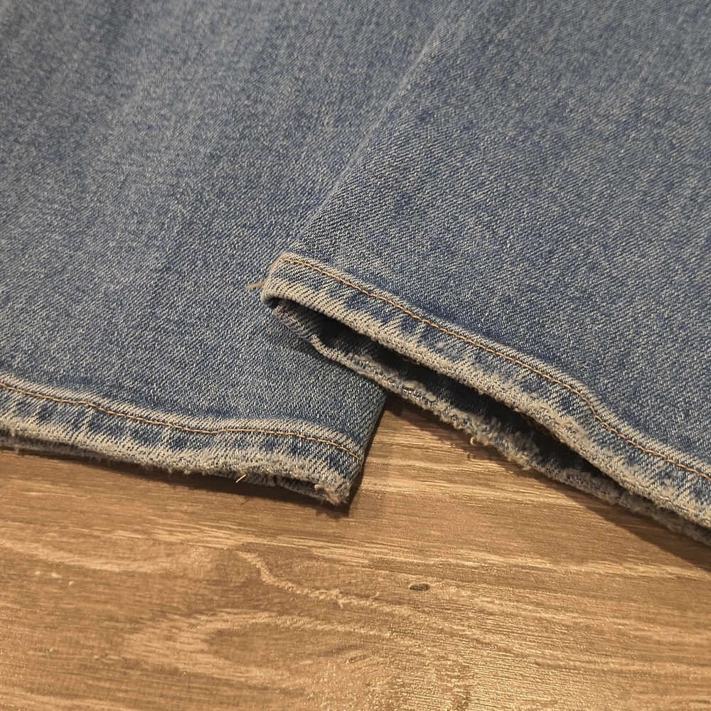 Good American Women's Classic Straight Crossover Compression Jeans - Picture 3 of 4